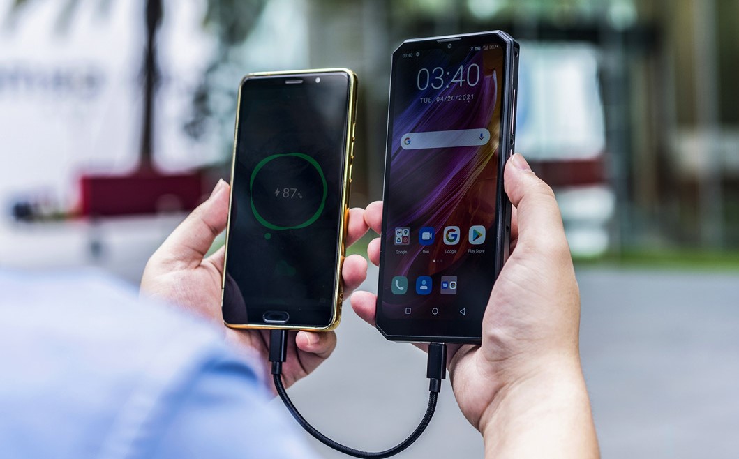 Oukitel K15 Plus reverzní nabíjení