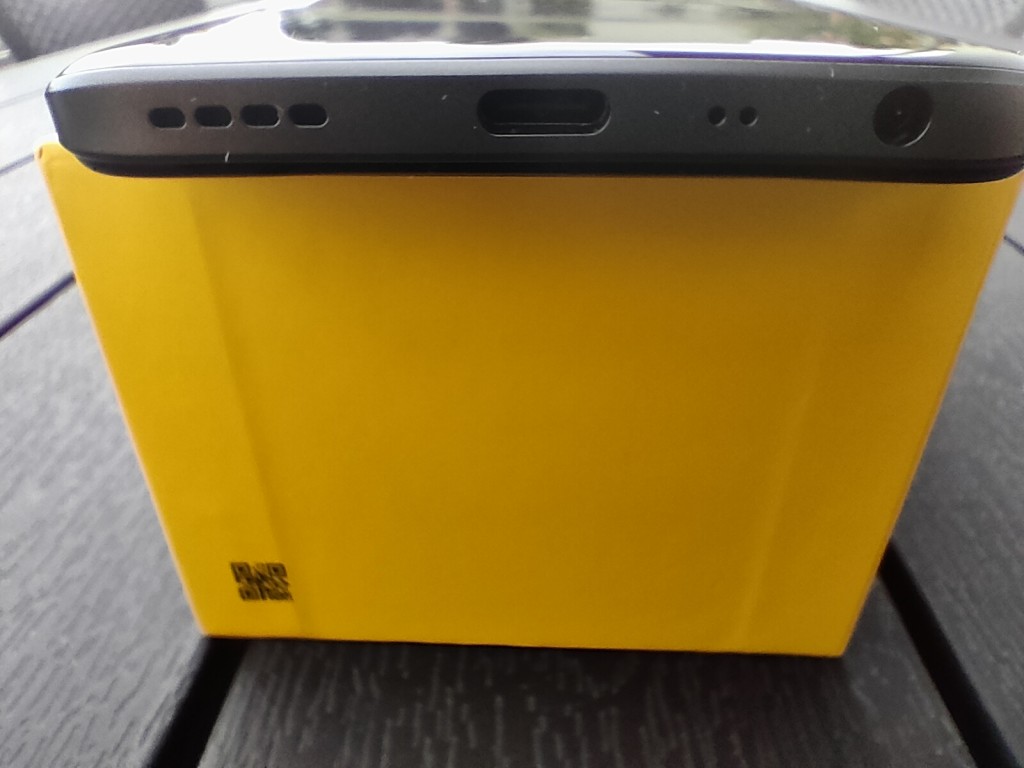 Realme 8i konektory